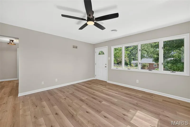 2701 Sibley Street, St Charles, MO 63301 — listing photo 6 of 34