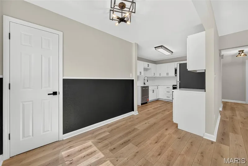 2701 Sibley Street, St Charles, MO 63301 — listing photo 8 of 34
