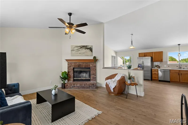 512 Spring Water Drive, Wentzville, MO 63385 — listing photo 3 of 24