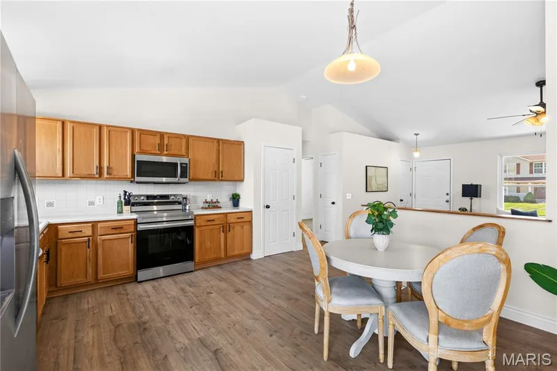 512 Spring Water Drive, Wentzville, MO 63385 — listing photo 7 of 24