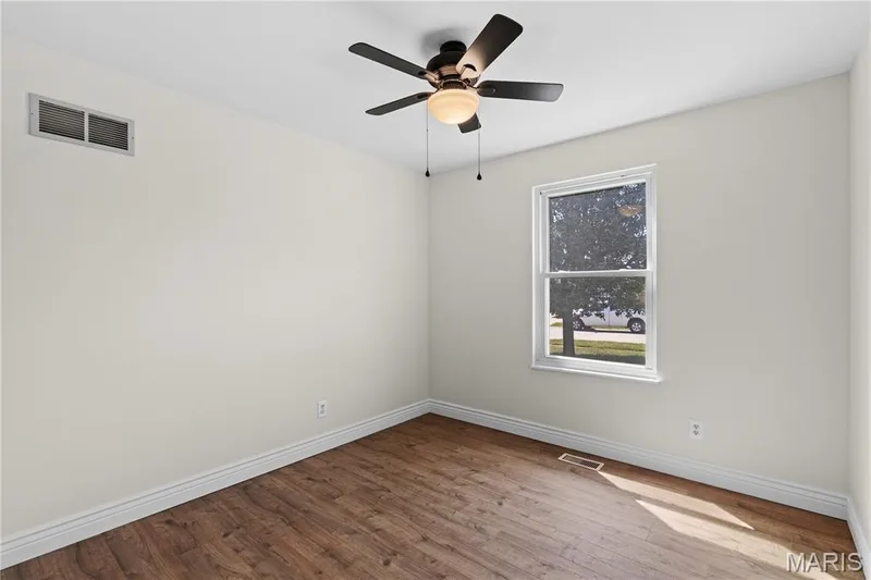 512 Spring Water Drive, Wentzville, MO 63385 — listing photo 10 of 24