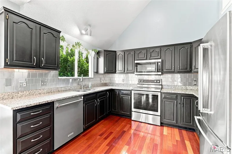 3537 Canyon Creek Drive, St Charles, MO 63303 — listing photo 4 of 58