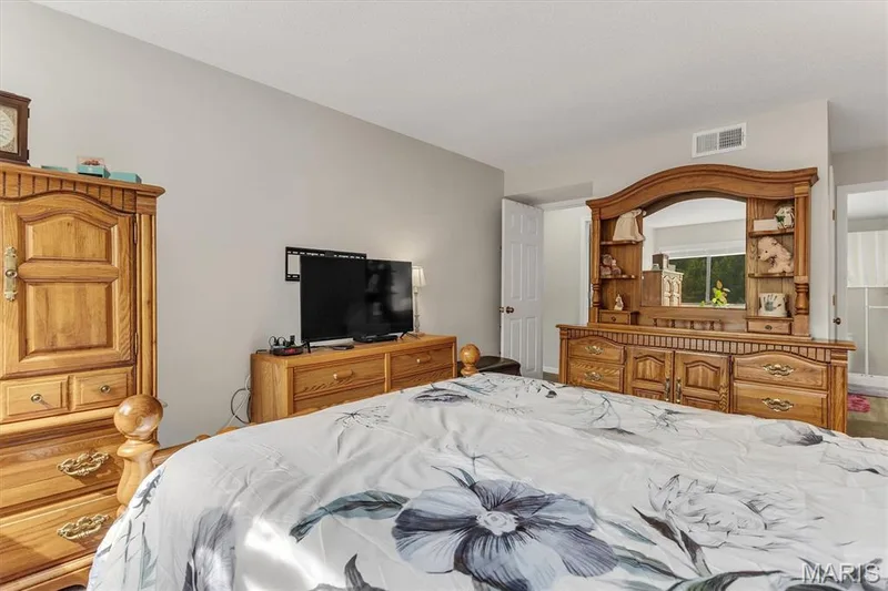 1465 Heritage Landing #207, St Charles, MO 63303 — listing photo 27 of 35