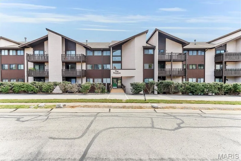 1465 Heritage Landing #207, St Charles, MO 63303 — listing photo 34 of 35