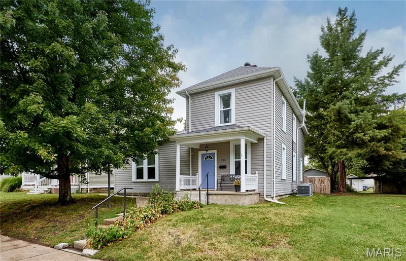 225 Houston Street, St Charles, MO β listing photo 1