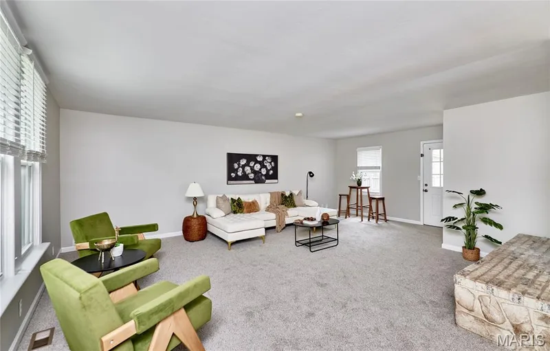 225 Houston Street, St Charles, MO 63301 — listing photo 8 of 34