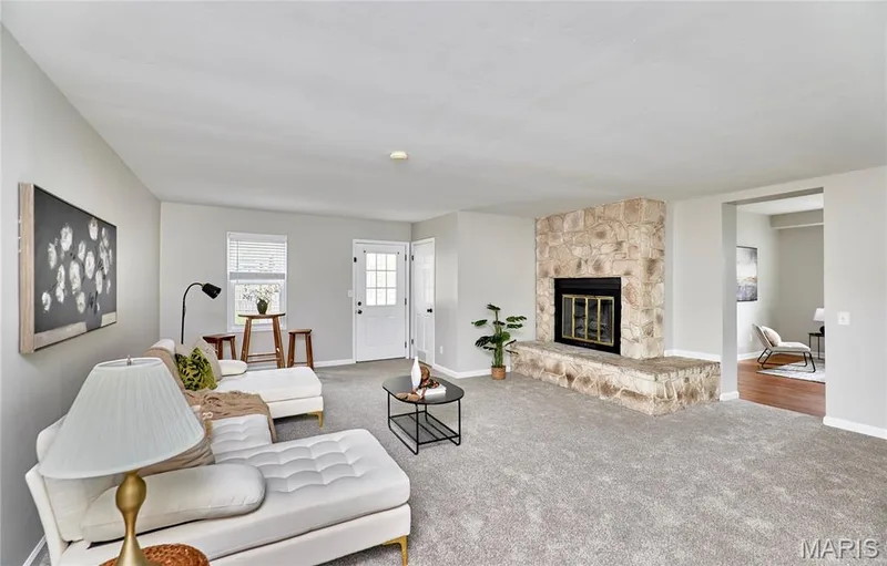 225 Houston Street, St Charles, MO 63301 — listing photo 9 of 34