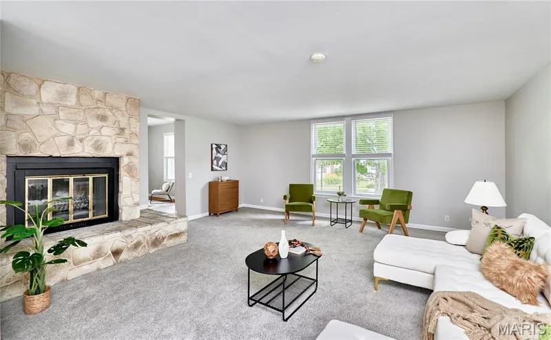 225 Houston Street, St Charles, MO 63301 — listing photo 10 of 34