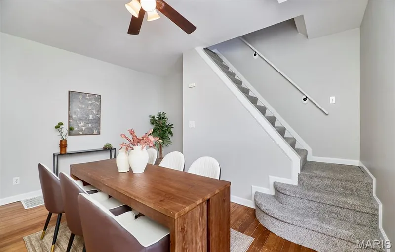 225 Houston Street, St Charles, MO 63301 — listing photo 13 of 34