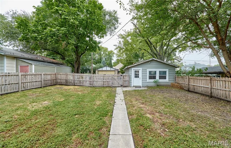 225 Houston Street, St Charles, MO 63301 — listing photo 33 of 34