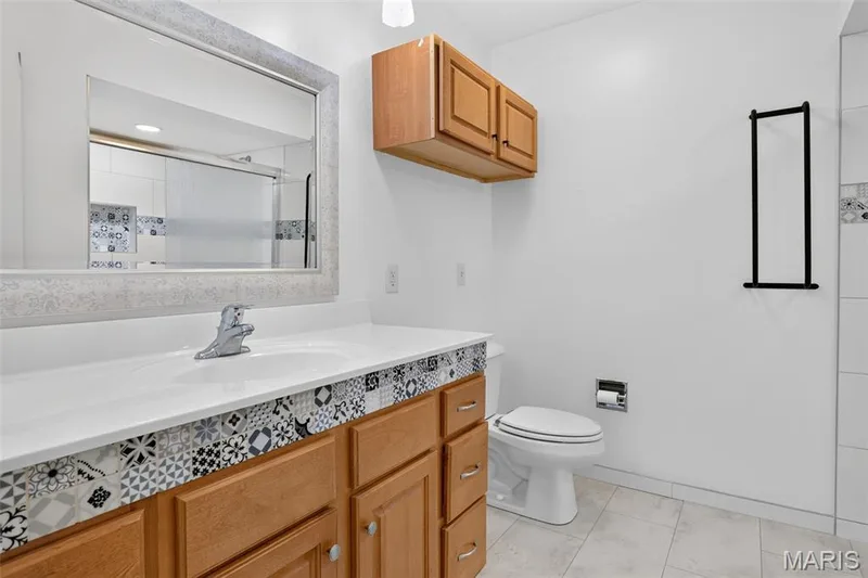 Hall bath — 120 S Duchesne Drive, St Charles, MO 63301