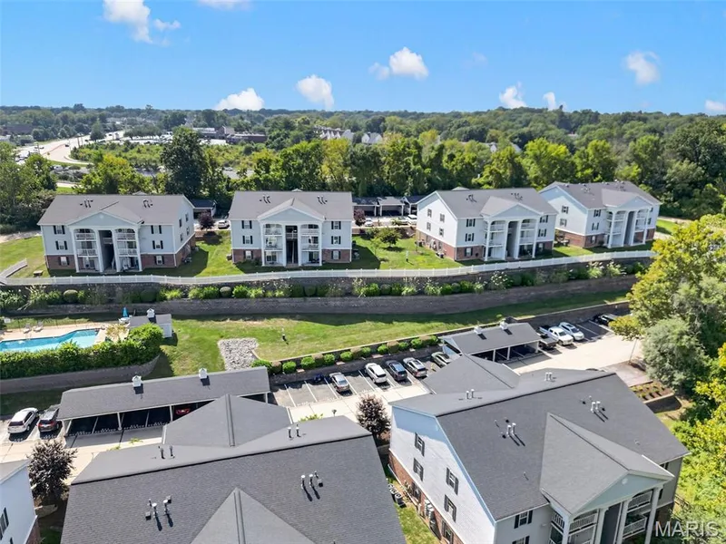 1239 Creve Coeur Crossing Lane #D, Chesterfield, MO 63017 — listing photo 18 of 19