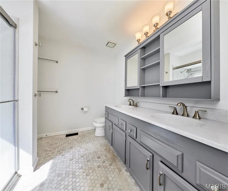 16430 Green Pines Drive, Wildwood, MO 63011 — listing photo 19 of 53