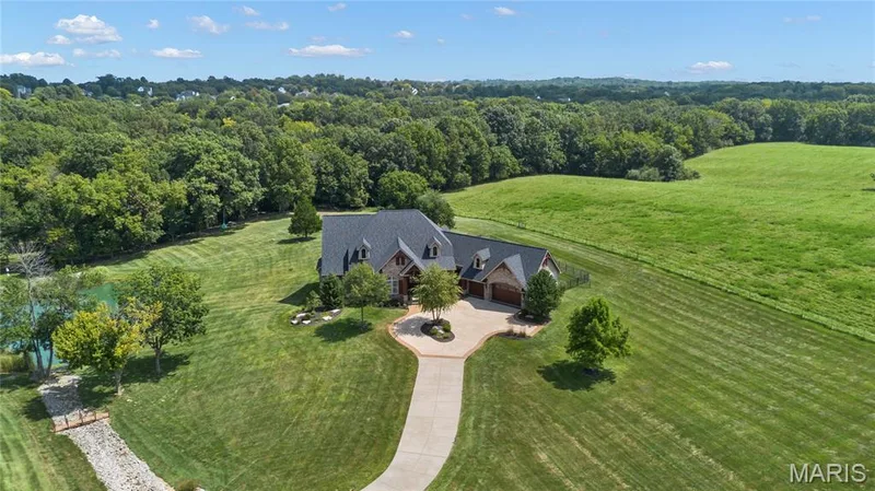 570 Patriotic Trail, Weldon Spring, MO 63304 — listing photo 3 of 83