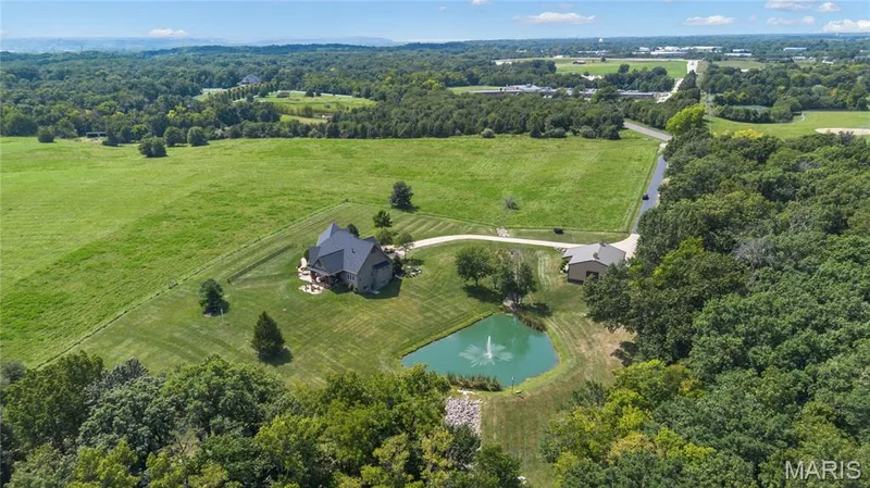 570 Patriotic Trail, Weldon Spring, MO 63304 — listing photo 4 of 83