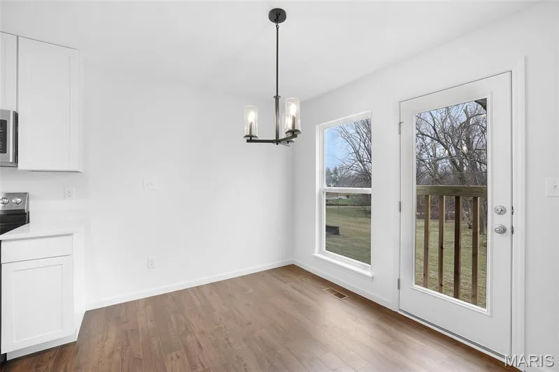 154 Ripple Creek Drive, Lake St. Louis, MO 63367 — listing photo 11 of 31
