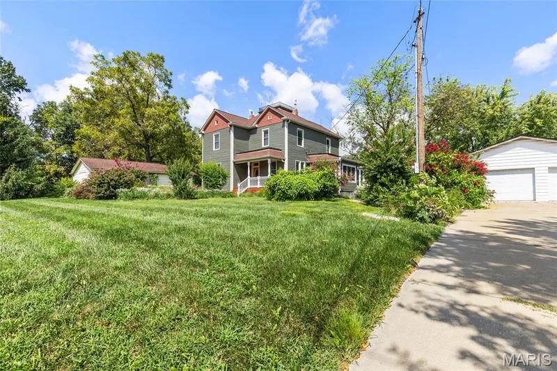 811 Tom Ginnever Avenue, O'Fallon, MO 63366 — listing photo 5 of 39