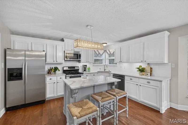 SS refrigerator stays with the home! — 7159 Heartland Drive, Dardenne Prairie, MO 63368