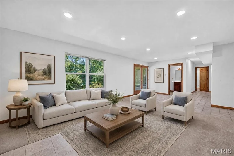 4 Woodford Place, St Charles, MO 63301 — listing photo 7 of 33