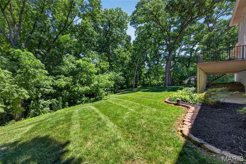 4 Woodford Place, St Charles, MO 63301 — listing photo 25 of 33