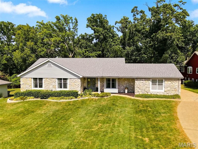 2126 Park Forest Drive, Chesterfield, MO 63017 — listing photo 1 of 48