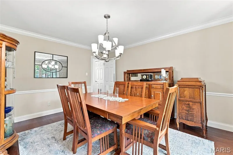 2126 Park Forest Drive, Chesterfield, MO 63017 — listing photo 4 of 48