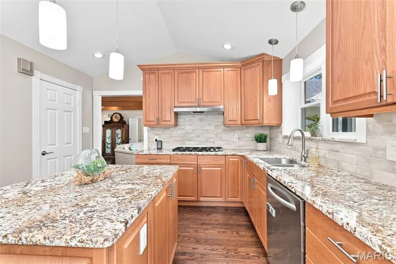 2126 Park Forest Drive, Chesterfield, MO 63017 — listing photo 17 of 48