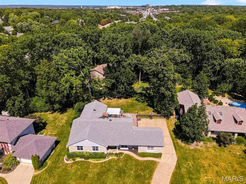 2126 Park Forest Drive, Chesterfield, MO 63017 — listing photo 43 of 48