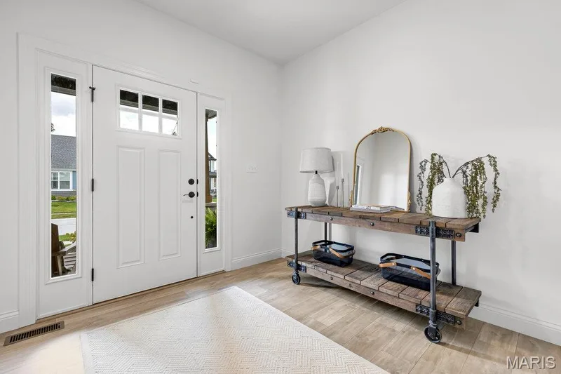 119 Sommerset Court, Lake St. Louis, MO 63367 — listing photo 4 of 41