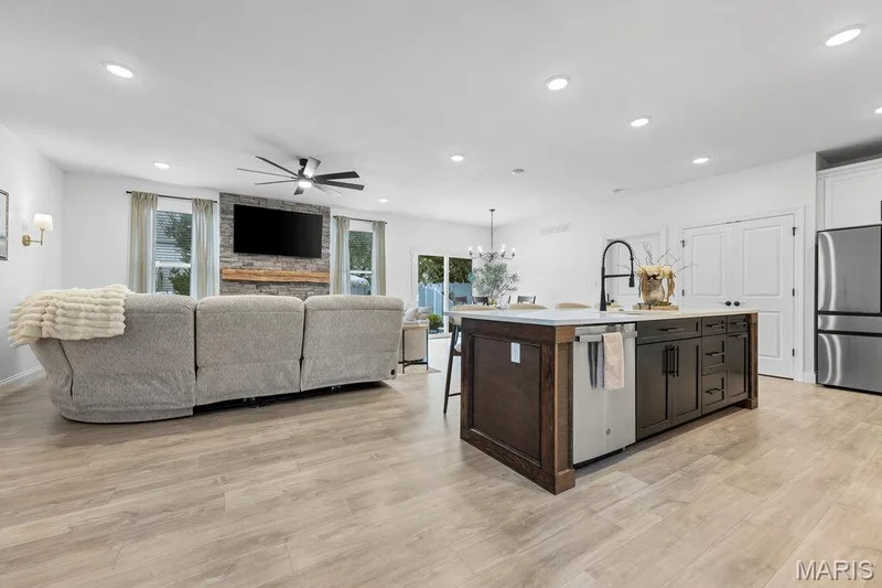 119 Sommerset Court, Lake St. Louis, MO 63367 — listing photo 5 of 41