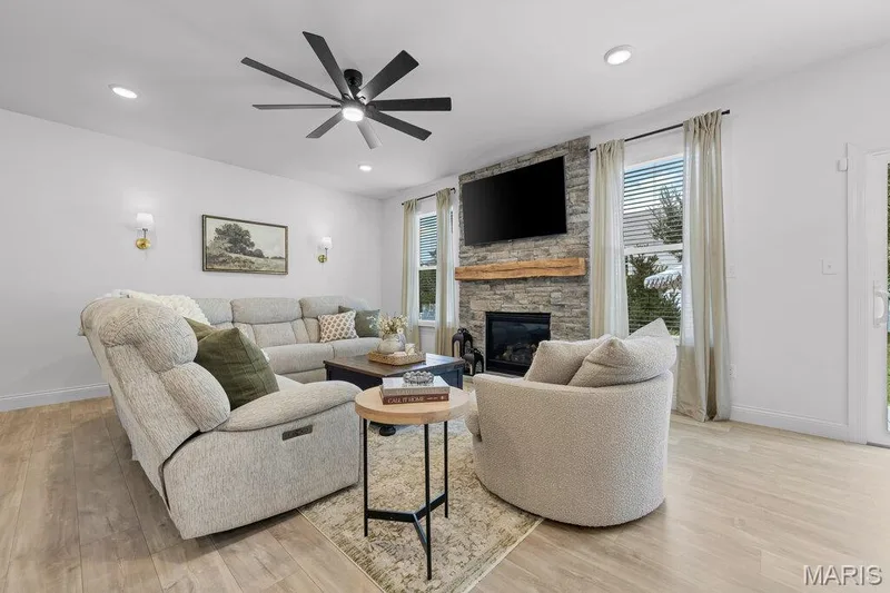 119 Sommerset Court, Lake St. Louis, MO 63367 — listing photo 6 of 41