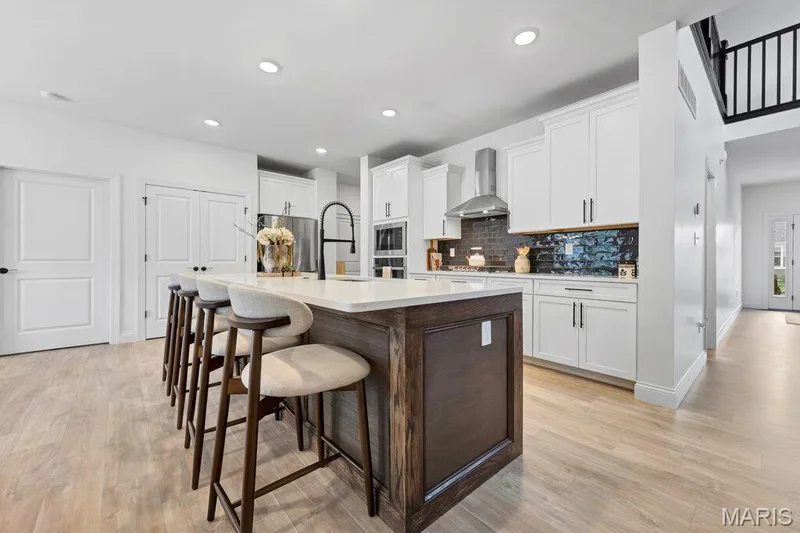 119 Sommerset Court, Lake St. Louis, MO 63367 — listing photo 11 of 41