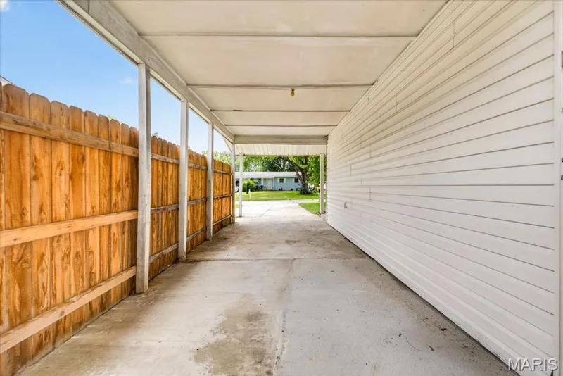 11 Toelle Drive, St Charles, MO 63304 — listing photo 27 of 39