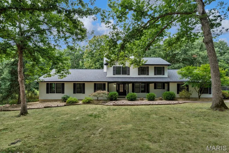 An amazing 1.5 story home with space to s-p-r-a-w-l! — 2 Patrick Lane, Defiance, MO 63341