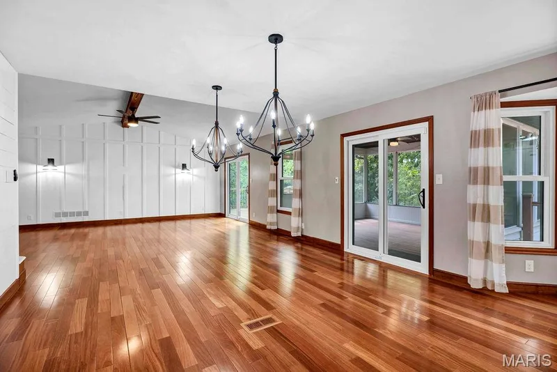What a marvelous space for dining! — 2 Patrick Lane, Defiance, MO 63341