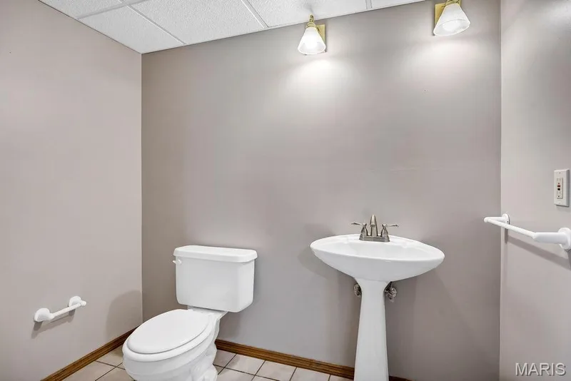 Convenient powder room near the walk-out. — 2 Patrick Lane, Defiance, MO 63341
