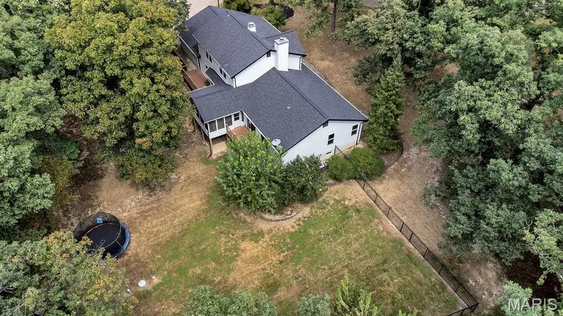 Seller is leaving the trampoline! — 2 Patrick Lane, Defiance, MO 63341