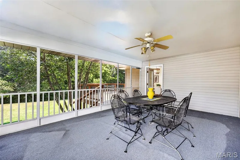 Screen porch — 7235 Picasso Drive, Dardenne Prairie, MO 63368