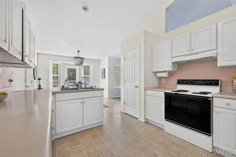 7235 Picasso Drive, Dardenne Prairie, MO 63368 — listing photo 22 of 53