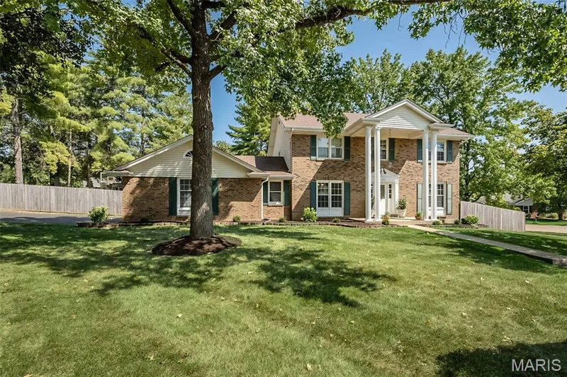1372 White Road, Chesterfield, MO 63017 — listing photo 2 of 60