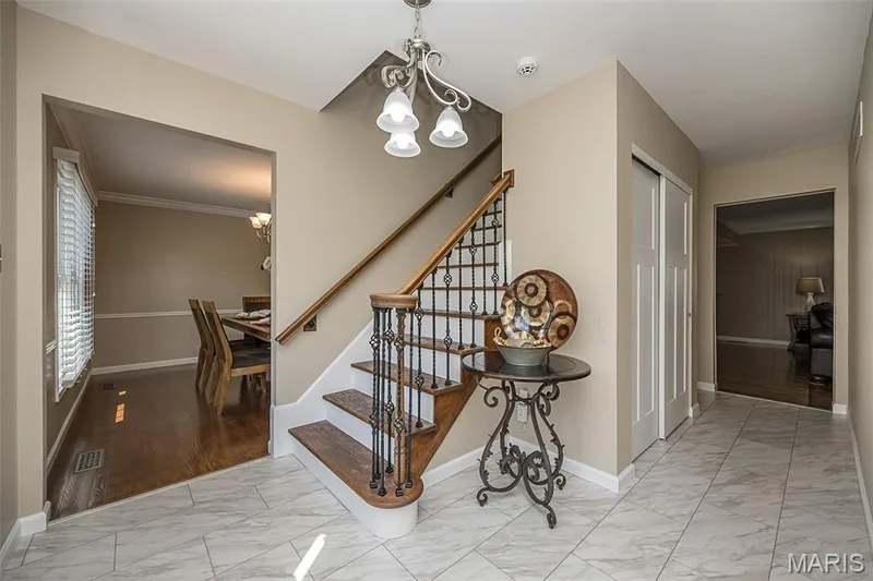 1372 White Road, Chesterfield, MO 63017 — listing photo 8 of 60