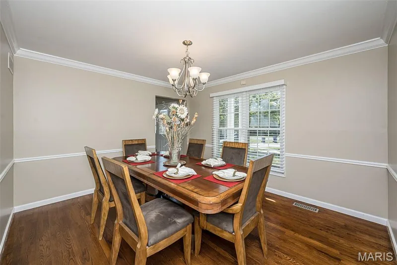 1372 White Road, Chesterfield, MO 63017 — listing photo 12 of 60