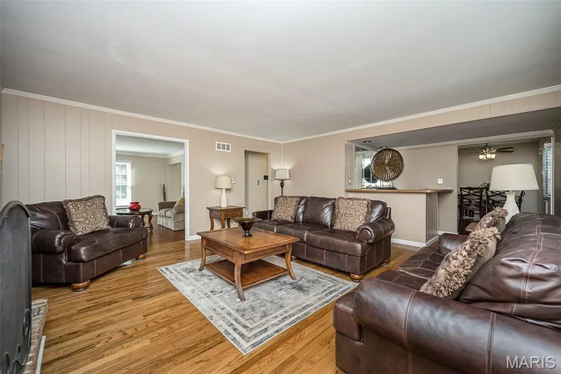 1372 White Road, Chesterfield, MO 63017 — listing photo 17 of 60