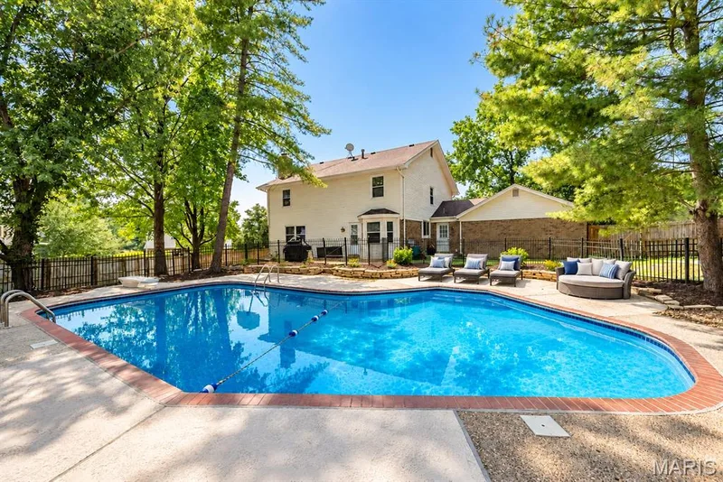 1372 White Road, Chesterfield, MO 63017 — listing photo 4 of 60