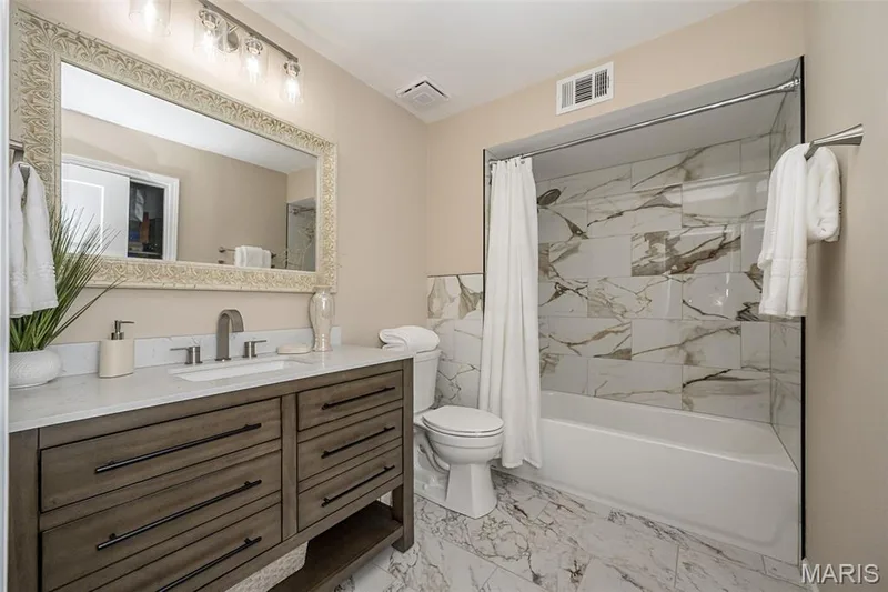 Primary Bath — 1372 White Road, Chesterfield, MO 63017