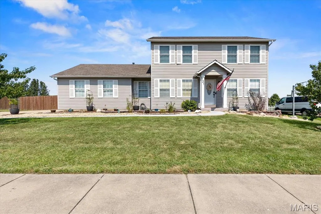 121 Whisper Creek Drive, Wentzville, MO 63385 — listing photo 1 of 39