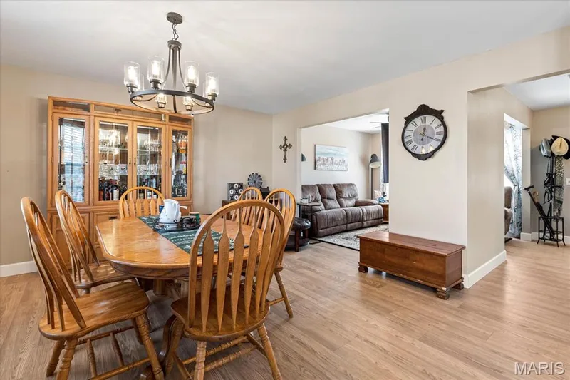 121 Whisper Creek Drive, Wentzville, MO 63385 — listing photo 8 of 39