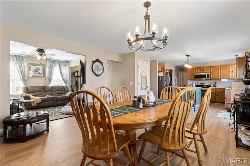 121 Whisper Creek Drive, Wentzville, MO 63385 — listing photo 9 of 39