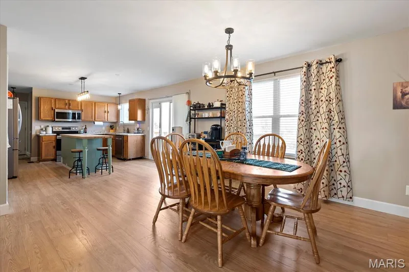 121 Whisper Creek Drive, Wentzville, MO 63385 — listing photo 10 of 39