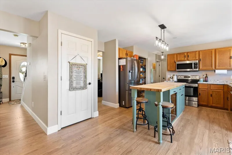 121 Whisper Creek Drive, Wentzville, MO 63385 — listing photo 12 of 39